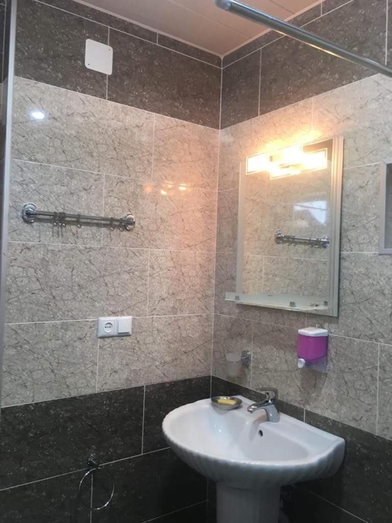 Apartment Jorjo Местія Екстер'єр фото